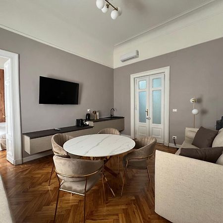 Turin Central Cavour Luaran gambar