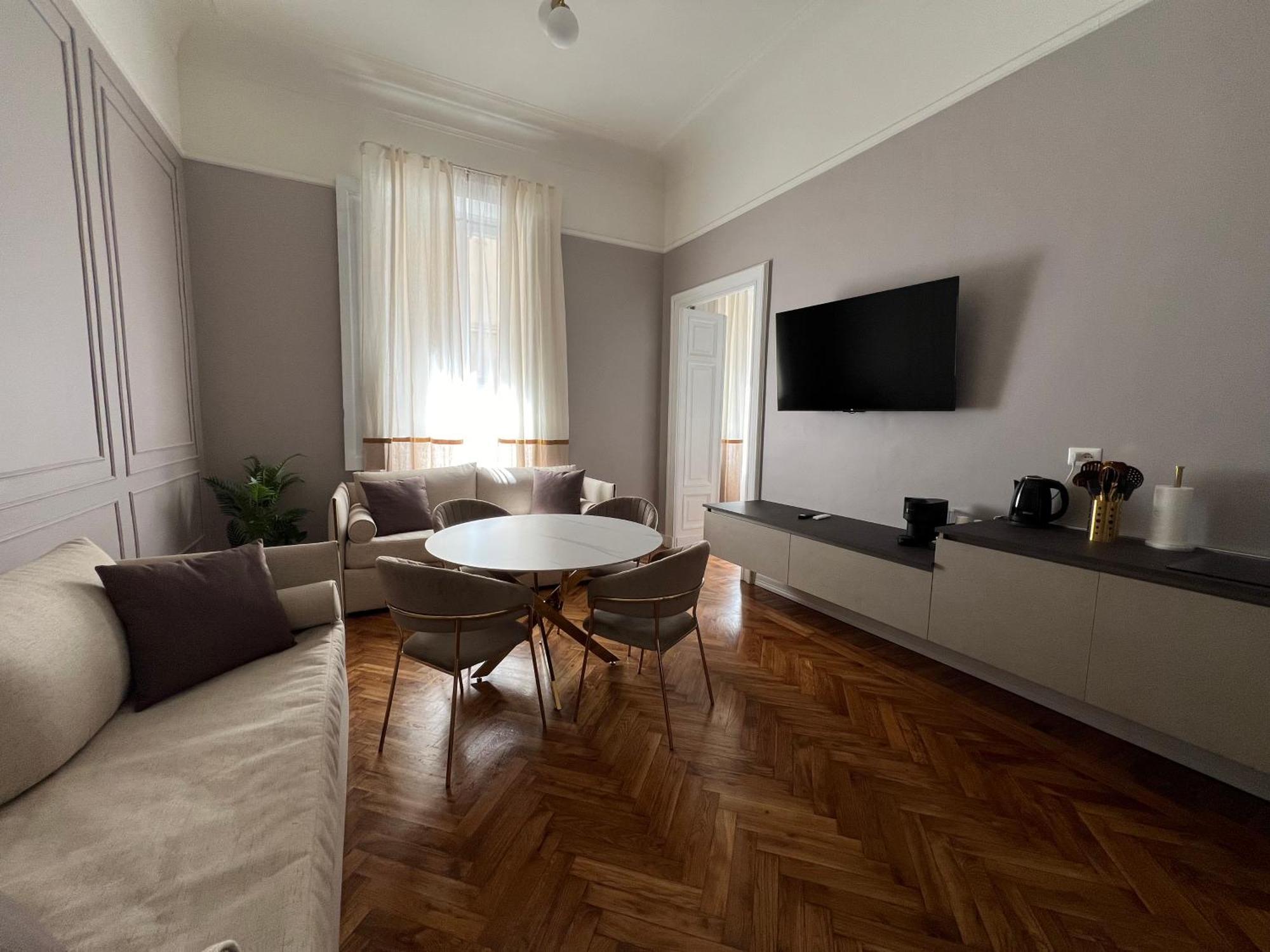 Turin Central Cavour Luaran gambar