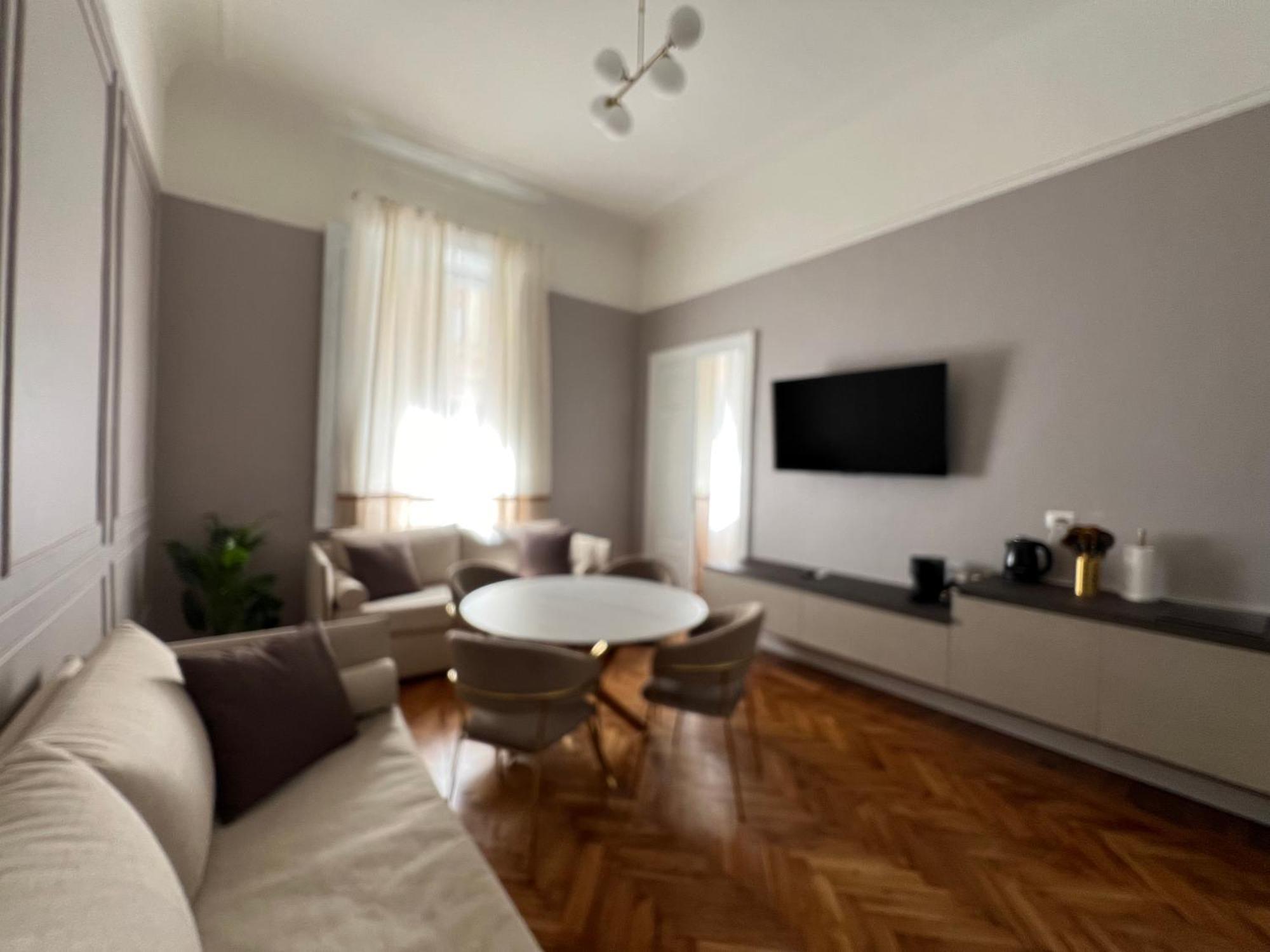 Turin Central Cavour Luaran gambar